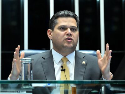 Alcolumbre evita prazo para PEC 6x1; empresários pedem adiamento