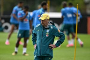 Ancelotti deve usar elenco inteiro contra Panamá