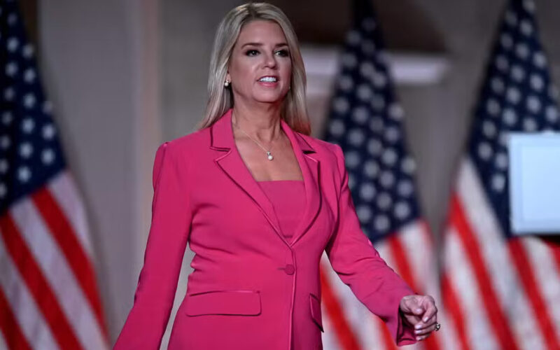 Bondi depõe no Congresso e defende governo Trump no caso Epstein