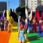 Parada LGBT+ expõe distância da direita e contrasta com Marcha