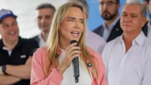 Após queda no Ideb, Celina Leão troca comando da Educação do DF